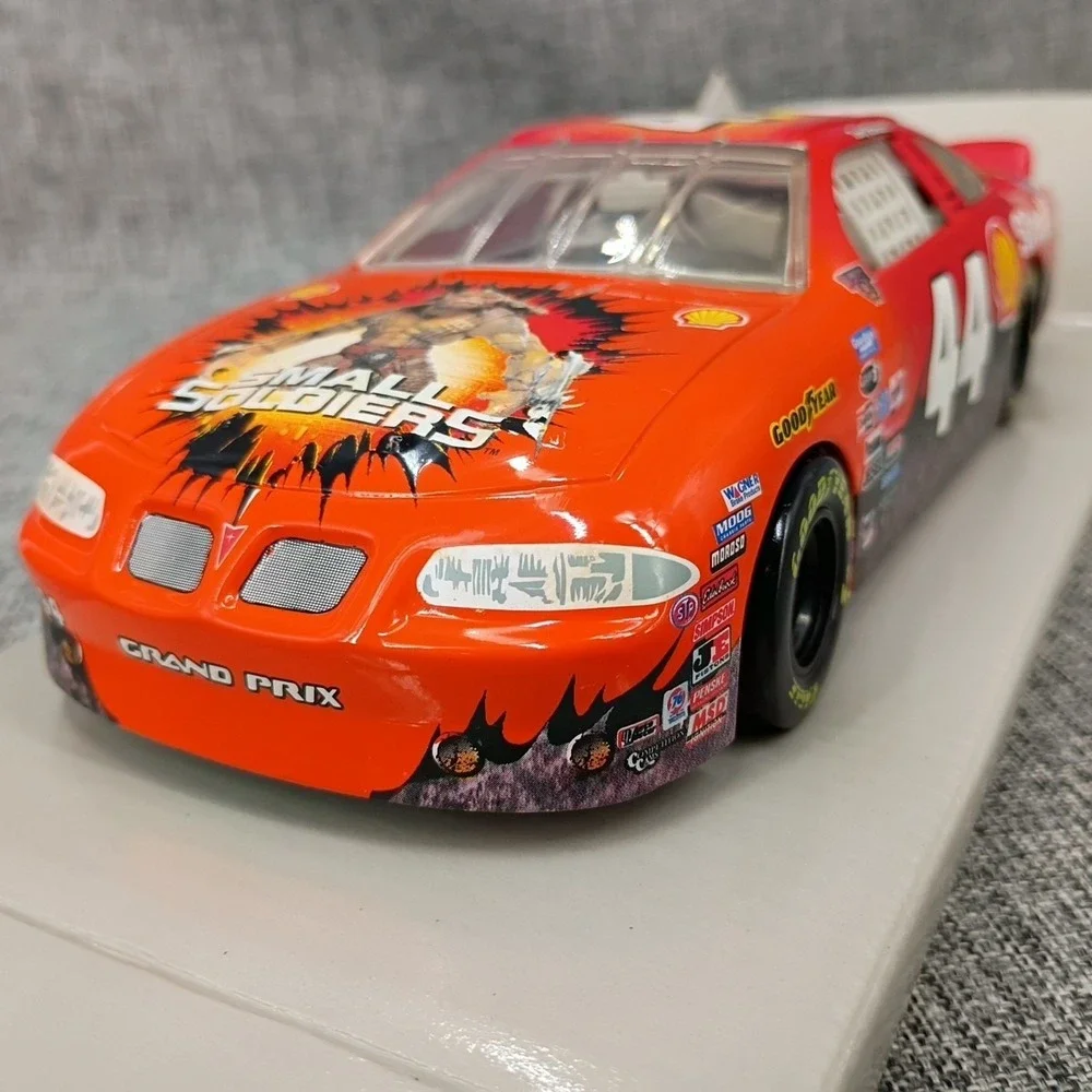 1:24 Winners Circle Diecast 1998 Tony Stewart #44 Small Soldiers Shell Nascar